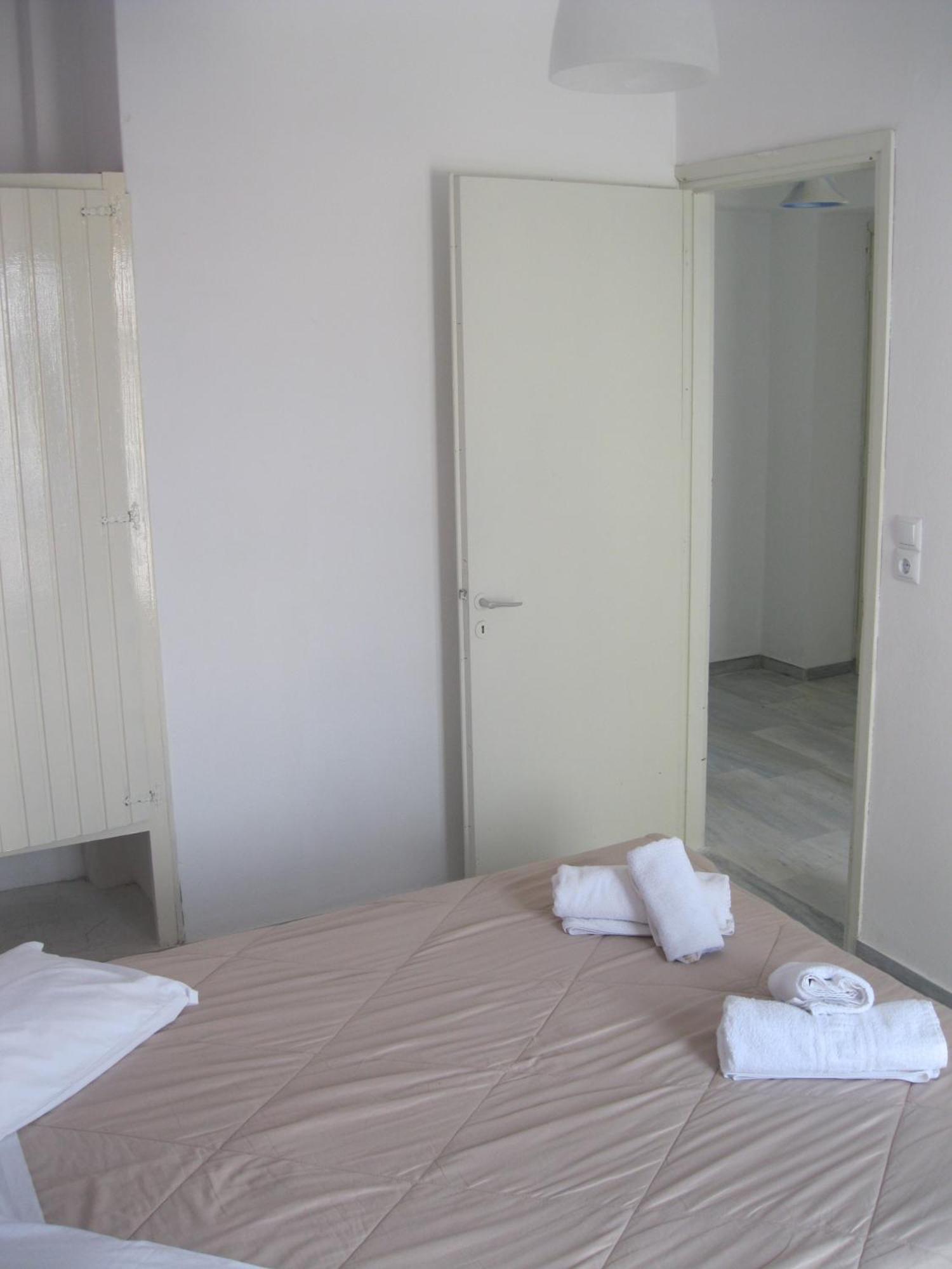 Very-Kokkos Pension 2 Naxos City Room photo